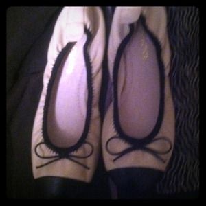 Restricted leather flats