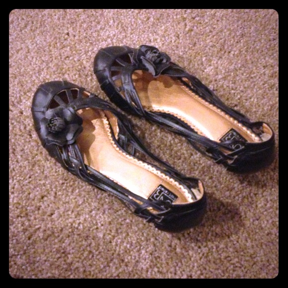 *SOLD* Gently used black shoes with small heel.