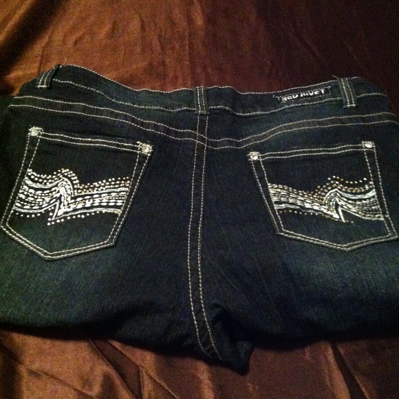 Sold in bundle Plus size Red rivet jeans - Picture 2 of 2