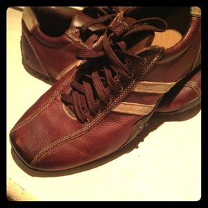 SOLD      MENS 👕SKETCHERS Like new