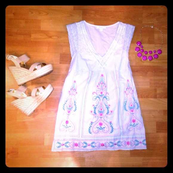 Super stylish and casual dress!