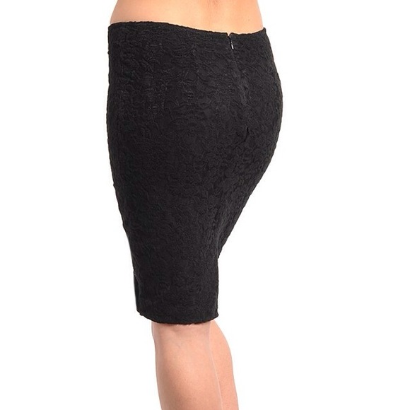 🎉Host Pick🎉 Black Lace Skirt. Brand New. - Picture 2 of 3