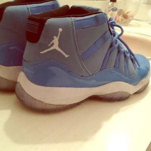 NON-AUTHENTIC Jordan 6's.