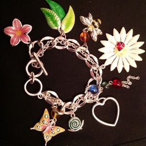 Very cute charm bracelet