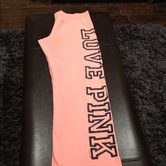 💥SOLD💥... Victoria Secret Love Pink sweats