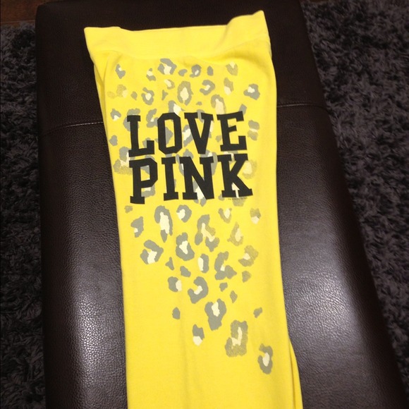 💥SOLD💥... Victoria Secret Love Pink sweats