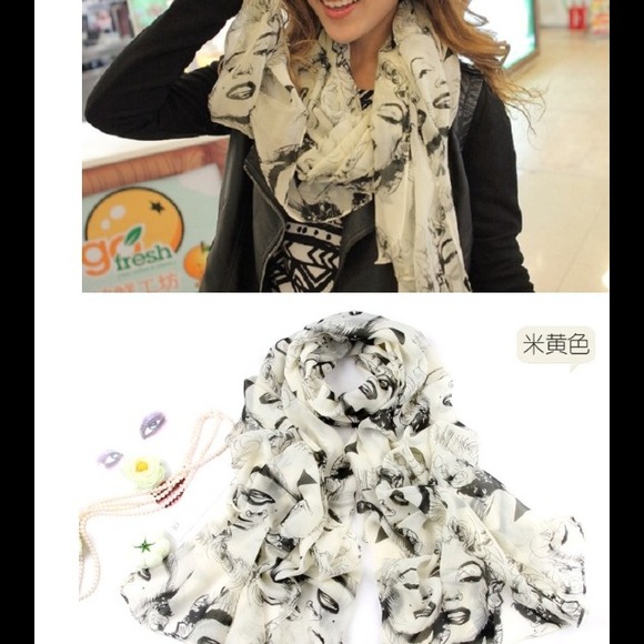 Accessories - ⚡Brand new!!!⚡Marilyn Monroe scarf