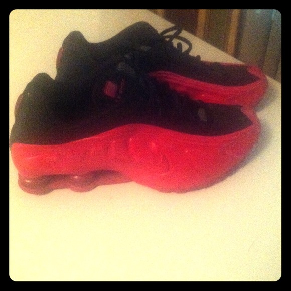 Womens Black and cherry Nike Shox