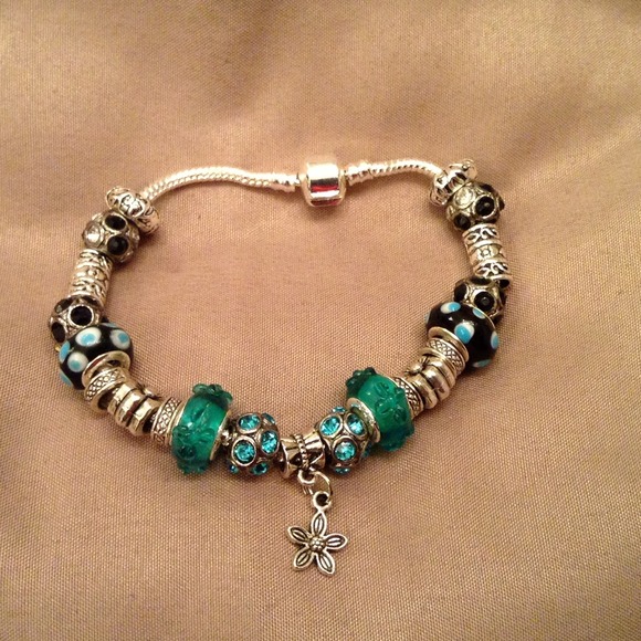 Charm bracelet