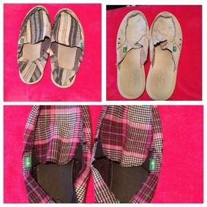 Bundle 3 pairs of Sanuks