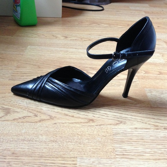 Aldo Shoes - Picture 2 of 3