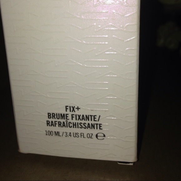 🔴Bundled🔴💯% Authentic MAC Fix+ - Picture 2 of 3