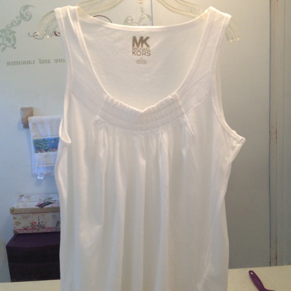 🚫SOLD🚫Michael Kors tank-top - Picture 2 of 4