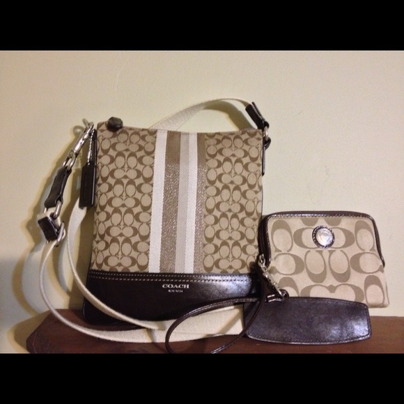 NWOT coach swingpack and wallet