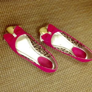 Cute dark pink velour texture shoes 6.5