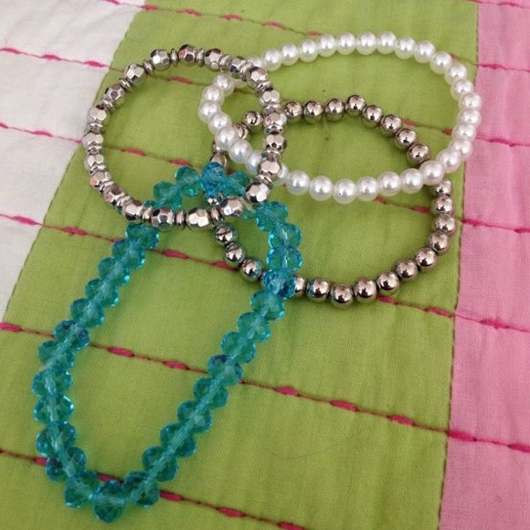 4 bracelets bundle! - Picture 2 of 2