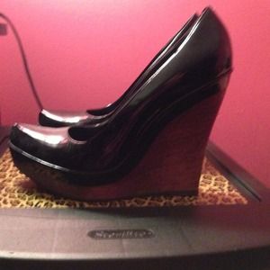 Black patent leather Aldo wedges size 7