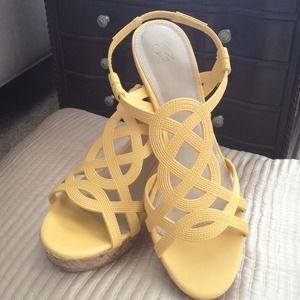 *Just Reduced*  You Want These Yellow Sandals - 9