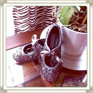 Kids ,  Bella style shoes!! Size 1...
