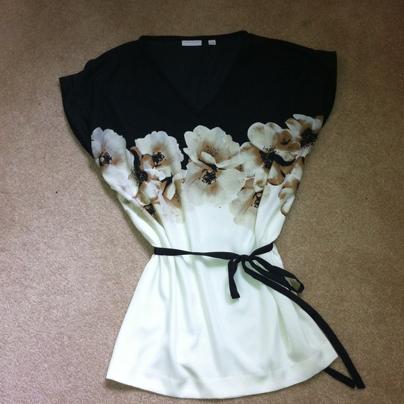 New York & Company Floral Top