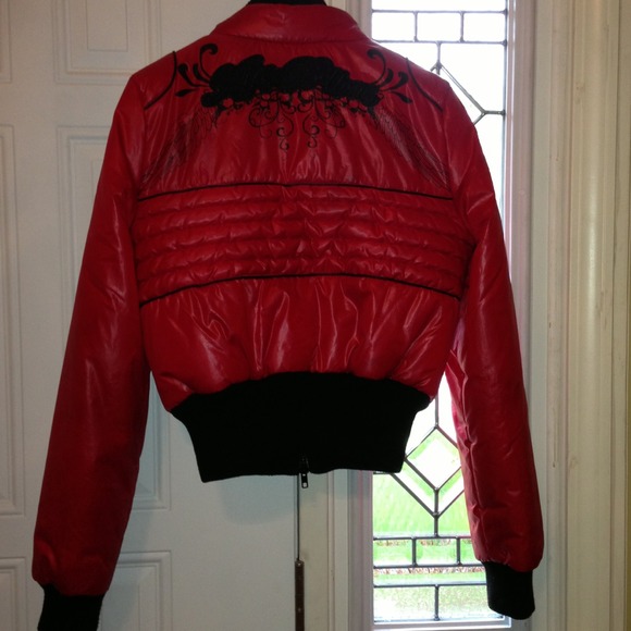 Red Apple Bottom Coat💰 - Picture 2 of 4