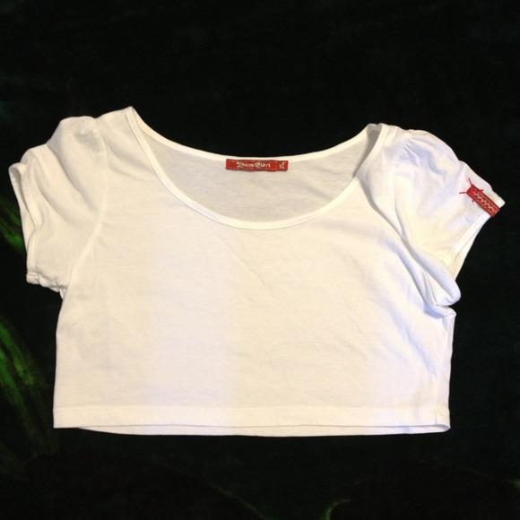 🚫SOLD🚫🎀White cropped top🎀
