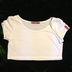 🚫SOLD🚫🎀White cropped top🎀