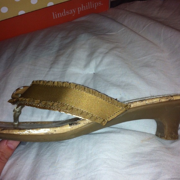 slightly worn - Picture 2 of 2