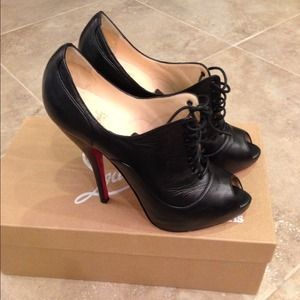 Authentic Christian loubunton Size 37 1/2