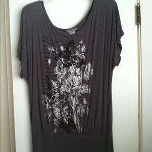 ❗SOLD❗Grey Top $10