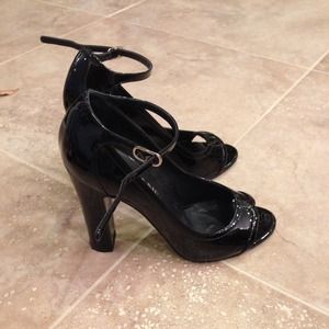 Authentic Chanel Size 7