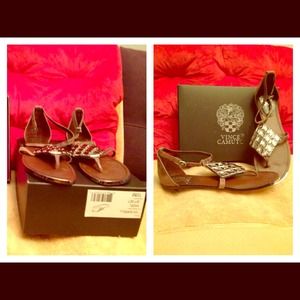 Beautiful flat Vince Camuto sandals!