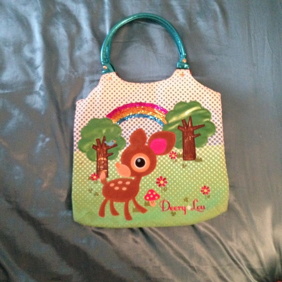 Deery Lou shoulder bag.