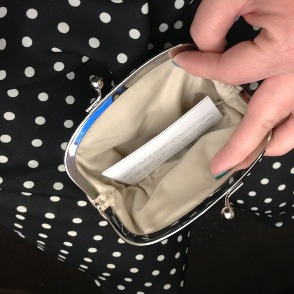 Be back soon - Authentic Coach Coin Purse - Picture 3 of 4