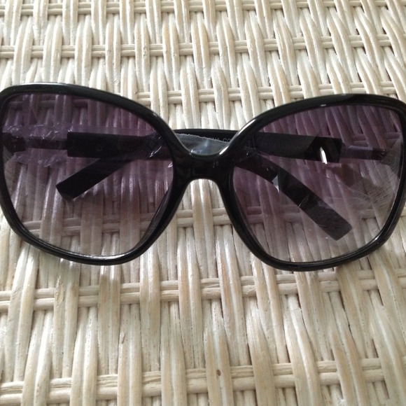 Black Esprit sunglasses