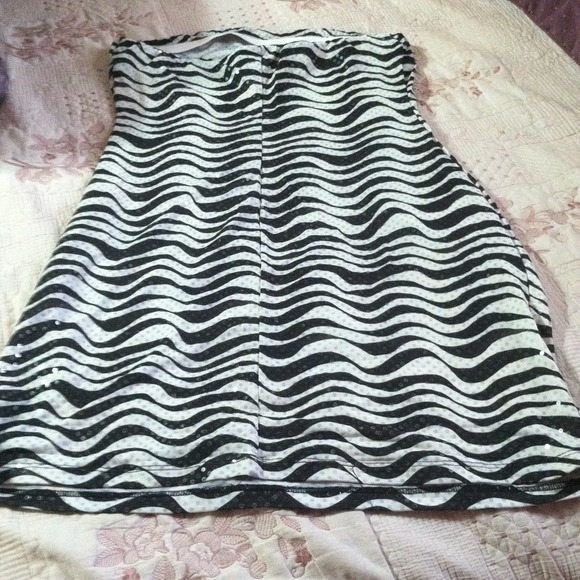 NO LONGER AVAILABLE**Dress or top - Picture 2 of 2