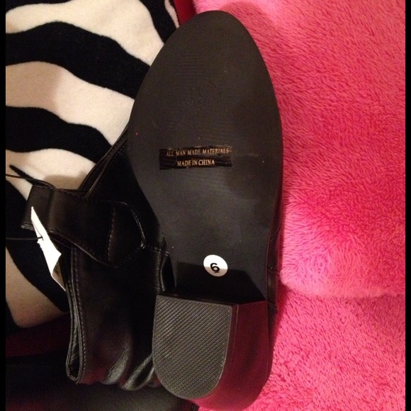 Black Spiked Boots💄~⬅PRICE✂ - Picture 3 of 4