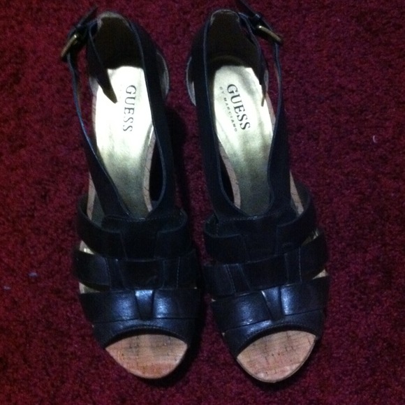 Guess wedge