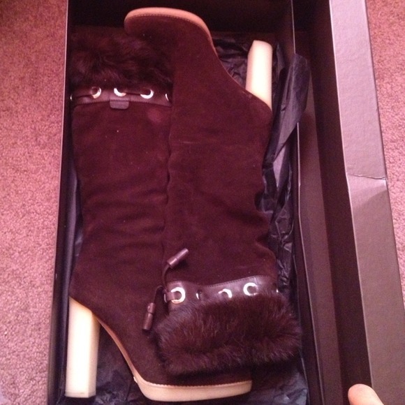 Gucci woman's boot (authentic)