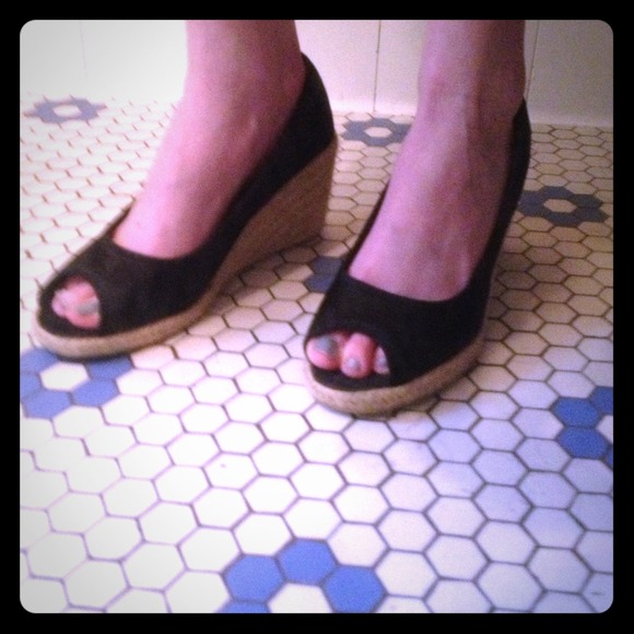 *Reserved* Black peep toe espadrilles