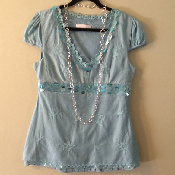 Light weight sequin and embroidery blouse