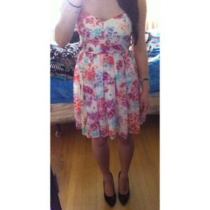 ⛔PRICE REDUCED ⛔Floral Dress
