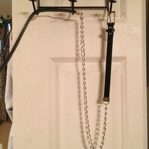 42" chain like blk leather belt. Worn only 1 time.