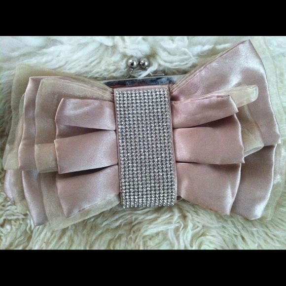 Pretty blinged out bow clutch matches Bebe dress - Picture 3 of 3