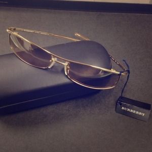 Sold!!Authentic Burberry sunglasses new
