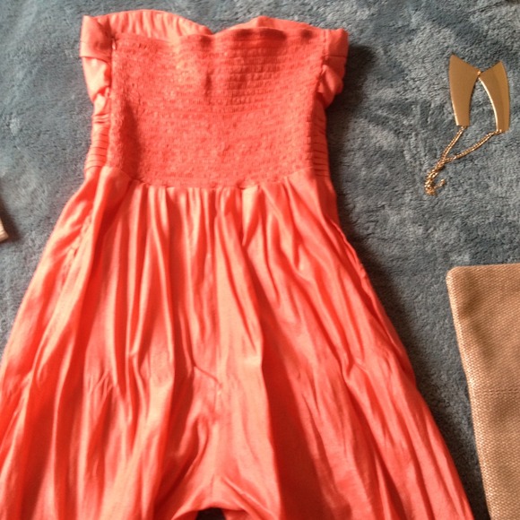 Coral romper - Picture 2 of 3