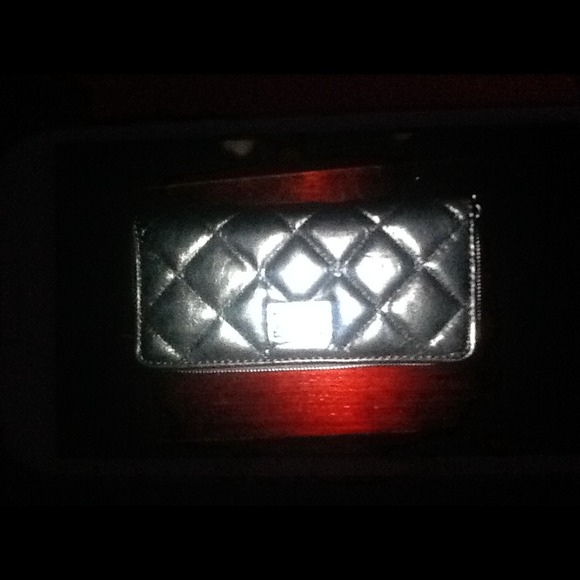 (Sold) Michael kors quilted wallet (Sold)