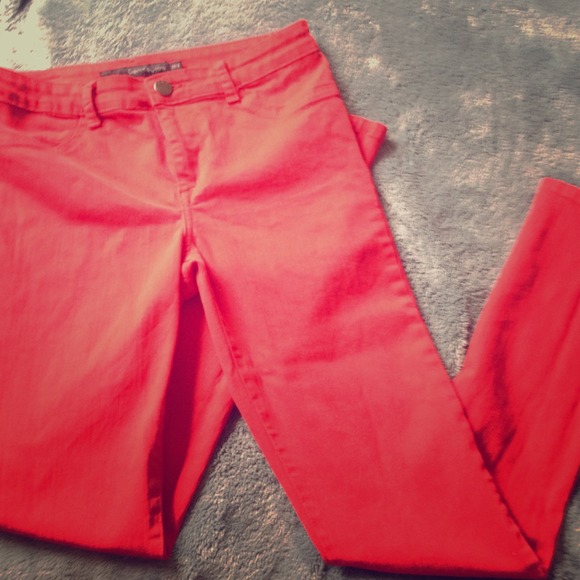 Red skinny jeans