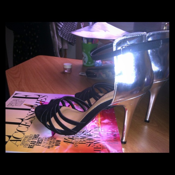 Two tone chic sandals - Picture 1 of 4