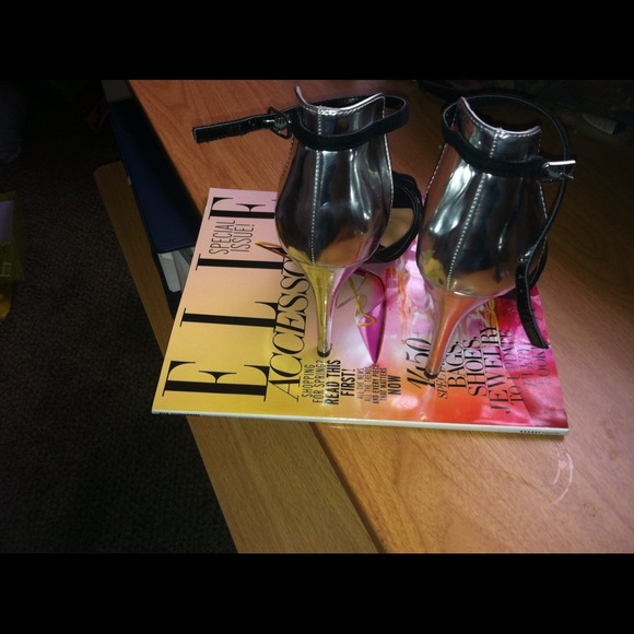 Two tone chic sandals - Picture 3 of 4